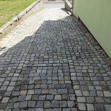 Apartment Apartman Blizko Brna S Dobovymi Dekoracemi