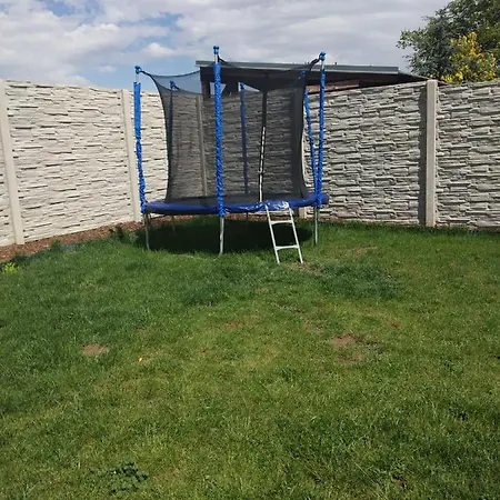 Apartman Blizko Brna S Dobovymi Dekoracemi