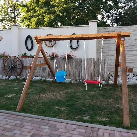 Apartman Blizko Brna S Dobovymi Dekoracemi * Melcany