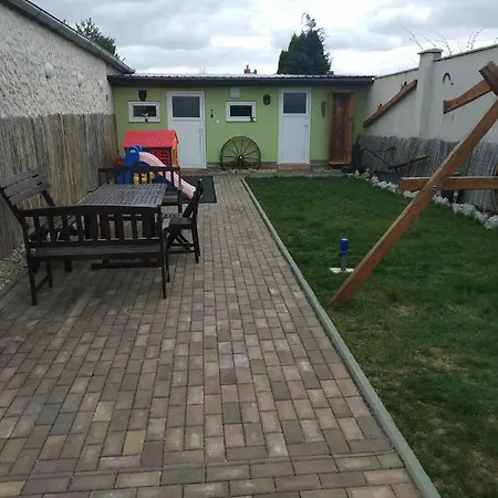 Apartman Blizko Brna S Dobovymi Dekoracemi *